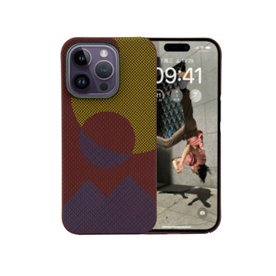 Lüks Özel Şablon Aramid Karbon Fiber Telefon Kutusu iPhone 16 Pro Max için 0.8mm Kalınlığı ve 16g Ağırlığı ile