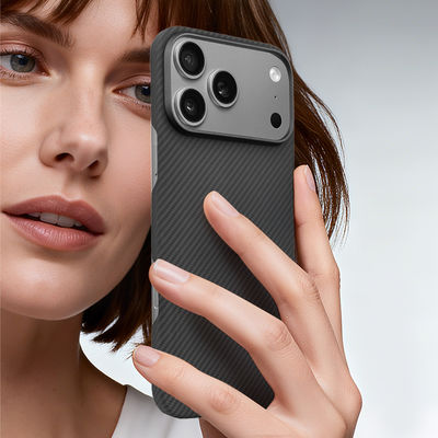 iPhone 17 Pro Max için Metal Çerçeveli Özelleştirilmiş Aramid Karbon Fiber Cep Telefonu Kılıfı