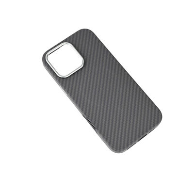 İnce 0.8mm 16g Ağırlığında Manyetik Aramid Fiber Telefon Kılıfı iPhone 16 Pro için Yan Enjeksiyon ve Tam Kapaklı