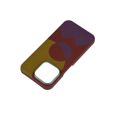 Lüks Özel Şablon Aramid Karbon Fiber Telefon Kutusu iPhone 16 Pro Max için 0.8mm Kalınlığı ve 16g Ağırlığı ile